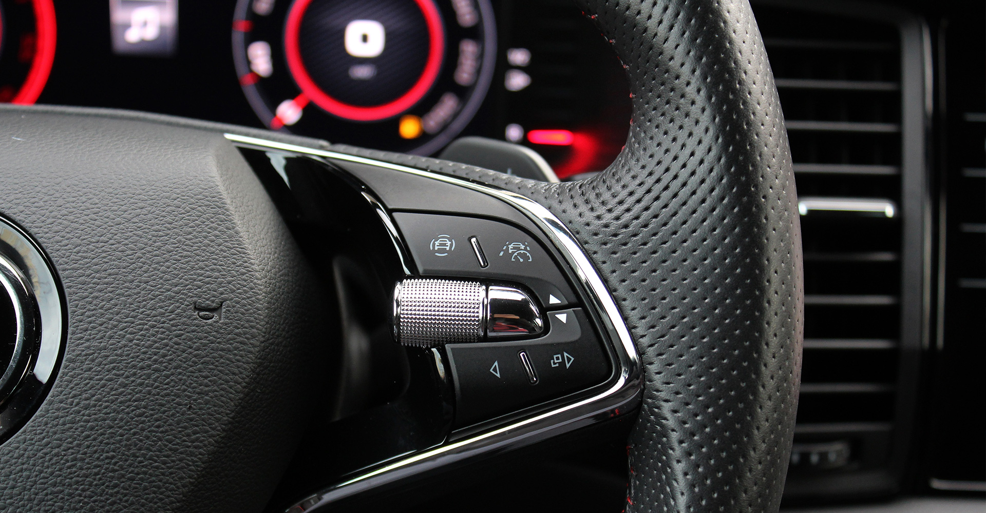 Naprawa układu kierowniczego. Car Point wykonuje geometrię zawieszenia 3D